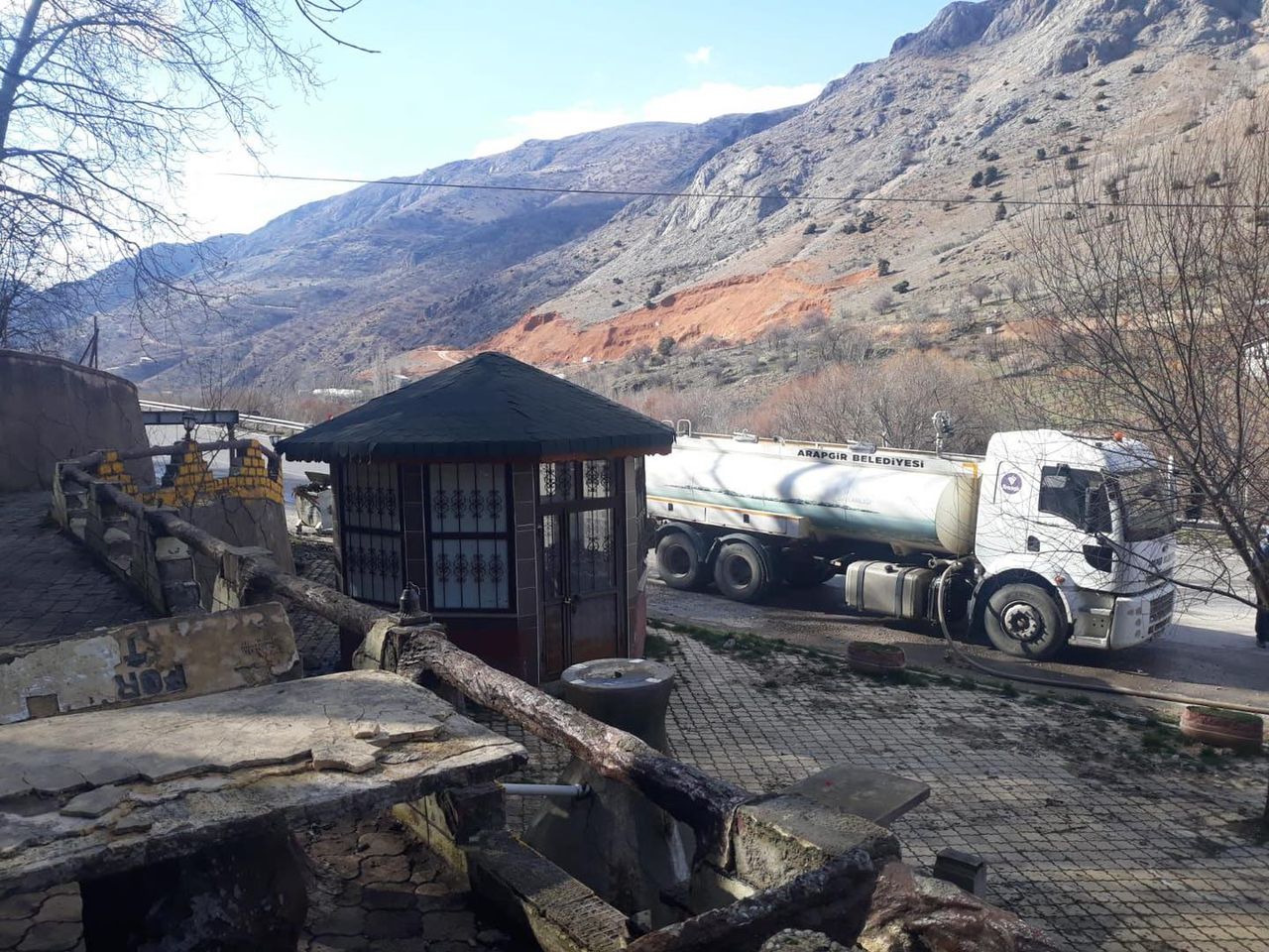 Arapgir Belediyesi'nden Yeşil Alanlara Özenli Temizlik Çalışmaları