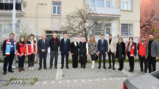 Malatya Valisi'nin Eşi ve Kaymakam, İlçe Sakinleriyle Buluştu