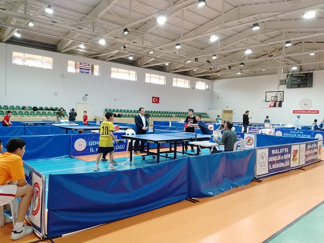 Malatya'da düzenlenen Okul Sporları Masa Tenisi Minik Erkekler İl Birinciliği heyecan yarattı