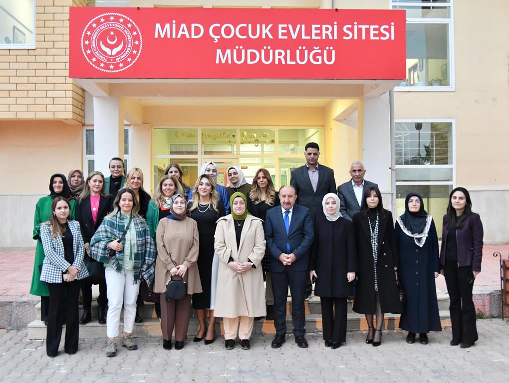 Hanife Yazıcı, Miad Evlerindeki Çocuklarla İftar Yemeğinde Buluştu