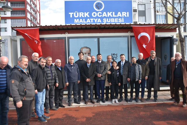 Malatya Türk Ocakları, CHP Adayları Alper Gürsoy ve Veli Ağbaba'yı ağırladı.