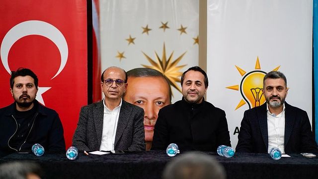 Malatya'da AK Parti, Tohma Mahallesi'nde vatandaşlarla bir araya geldi.