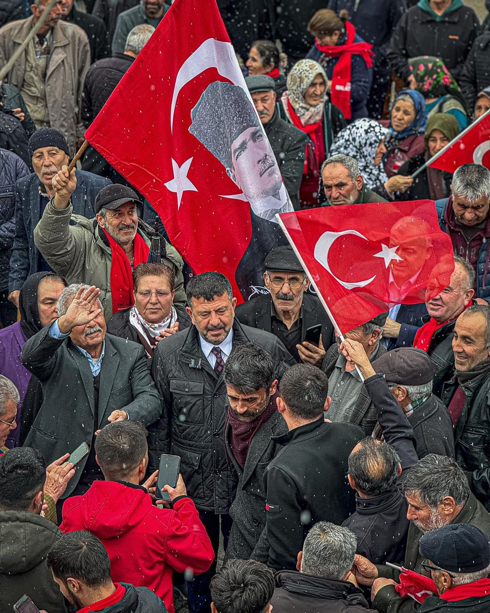 Veli Ağbaba, Malatya'da Kültür ve Müzikle Değişim Vadeden Adaylık Kampanyası Başlattı