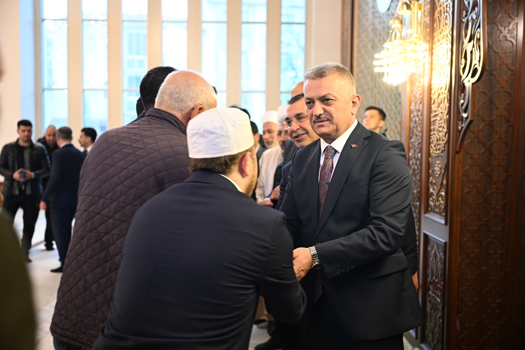 Vali Yazıcı, Karagözlüler Camii'nde Bayram Namazı Kıldı