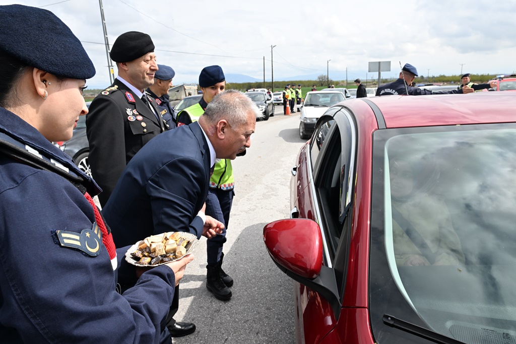 Vali Yazıcı, Ankara ve Yazıhan yolu trafik denetimlerini ziyaret etti