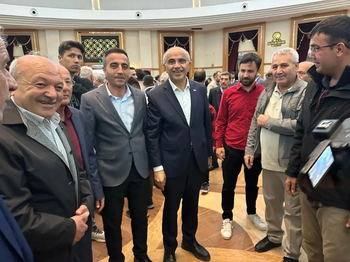 Akçadağ Belediye Başkanı Hasan Ulutaş, Bayramlaşma Etkinliğinde Toplumu Birleştirdi