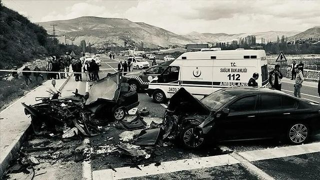Bülent Tüfenkci, Darende'deki trafik kazası için başsağlığı diledi. #TrafikKazası #Başsağlığı
