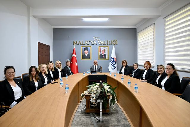Malatya Valiliği, Türk Anneler Derneği Beşiktaş Şube Başkanı ve Yönetim Kurulu Üyelerini Kabul Etti