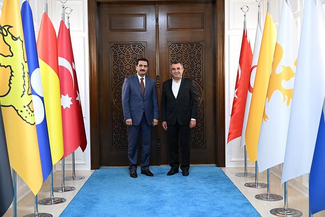AK Parti Malatya Milletvekili İhsan Koca, Battalgazi Belediye Başkanı Taşkın'a hayırlı olsun ziyaretinde bulundu.
