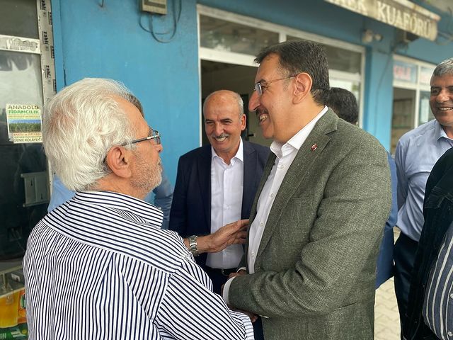 
Malatya'da AK Parti Milletvekili Bülent Tüfenkci, Halka Teşekkür Ziyaretinde Bulundu

